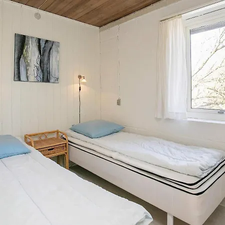 Two-bedroom Holiday In 5