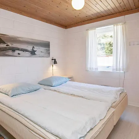 Two-bedroom Holiday In 5 Feriehus *