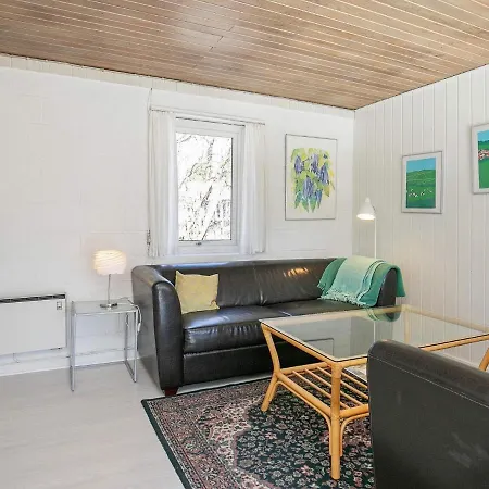 Two-bedroom Holiday In 5